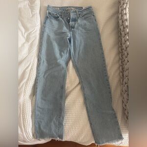 Levi’s wedgie straight light wash jeans